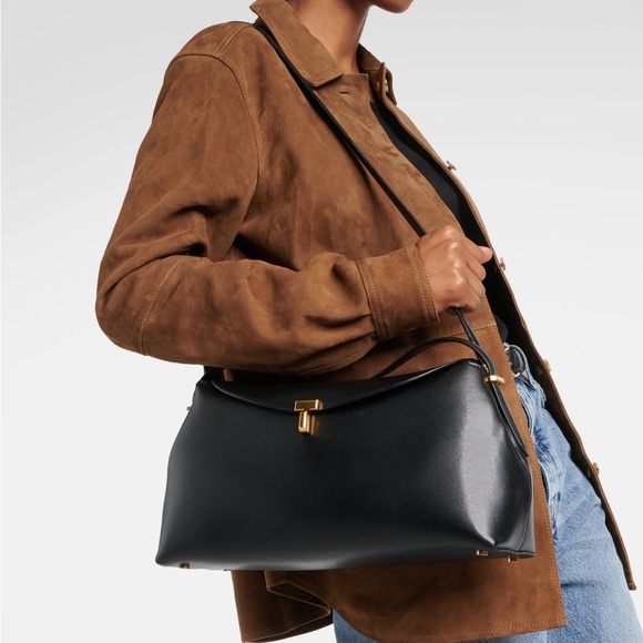 ❗️SOLD❗️BNWT Toteme T-Lock Bag - Picture 1 of 8